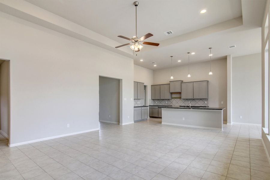 Representative unfurnished interior of a home built from the Floor Plan 2922 by Colina Homes in Grand Magnolia, Magnolia (Image 29).