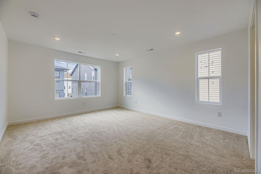 Spacious, unfurnished interior of a new home in Sterling Ranch: The Skyline Collection, Littleton (Image 7).