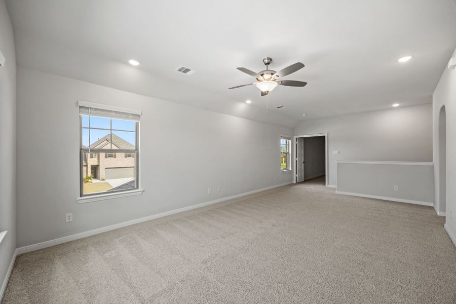 Representative unfurnished interior of a home built from the Becker by Cambridge Homes in Tinsley Meadows, Van Alstyne (Image 16).