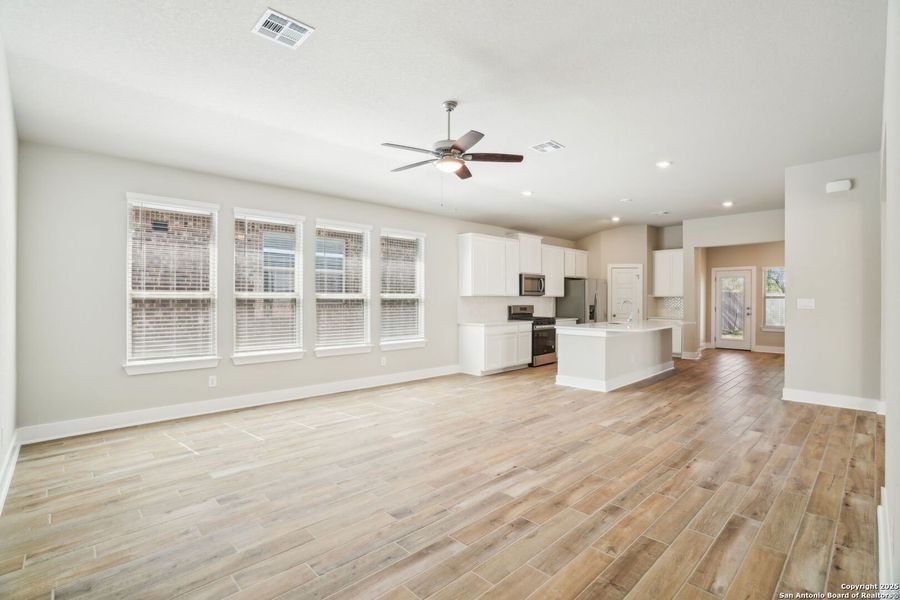 Spacious, unfurnished interior of a new home in Comanche Ridge, San Antonio (Image 24). Spacious, unfurnished interior of a new home in Comanche Ridge, San Antonio (Image 24).