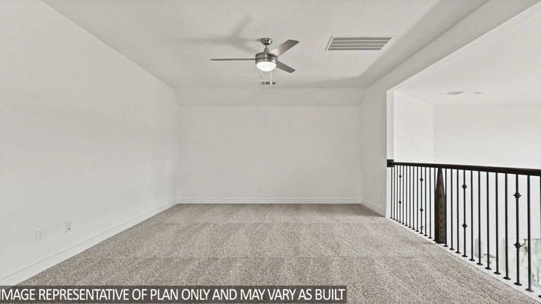 Representative unfurnished interior of a home built from the 2803 by D.R. Horton in River Ranch Estates, Dayton (Image 17).