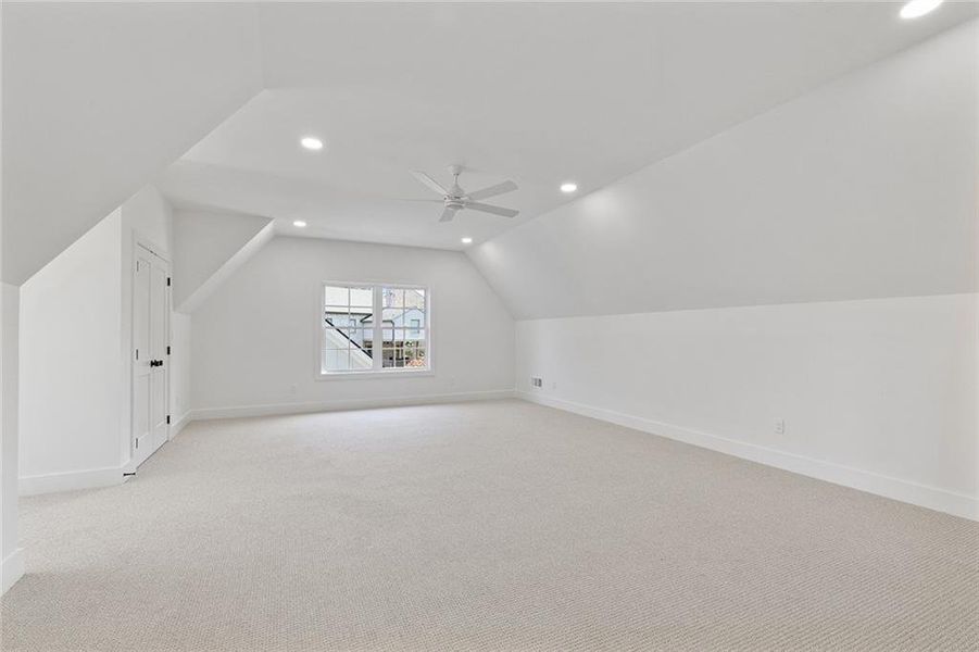 Spacious, unfurnished interior of a new home in , Brookhaven (Image 21).