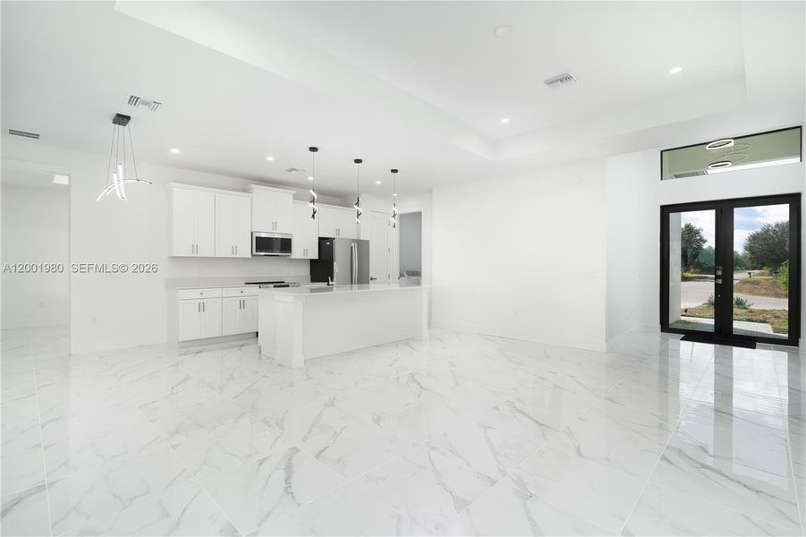 Spacious, unfurnished interior of a new home in , Lehigh Acres (Image 15).