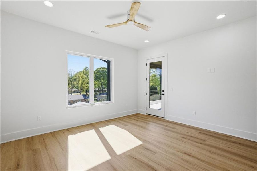 Spacious, unfurnished interior of a new home in , Duluth (Image 84).