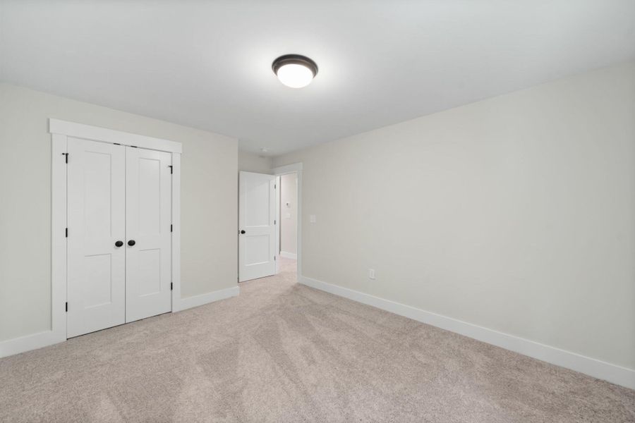 Spacious, unfurnished interior of a new home in Harbor Crossing, Greensboro (Image 25).