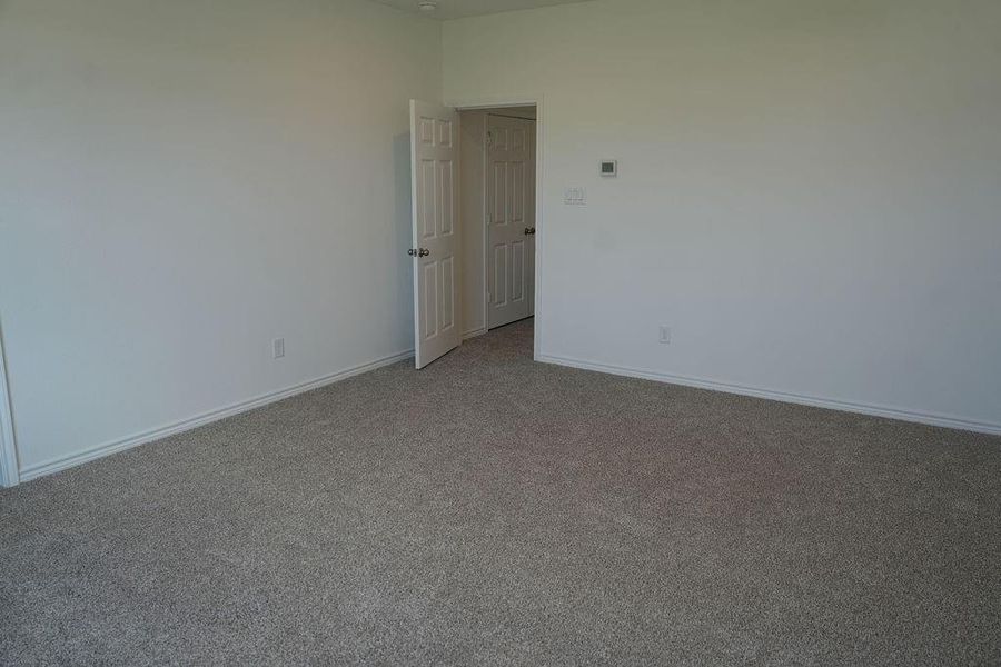 Spacious, unfurnished interior of a new home in , Dayton (Image 16).