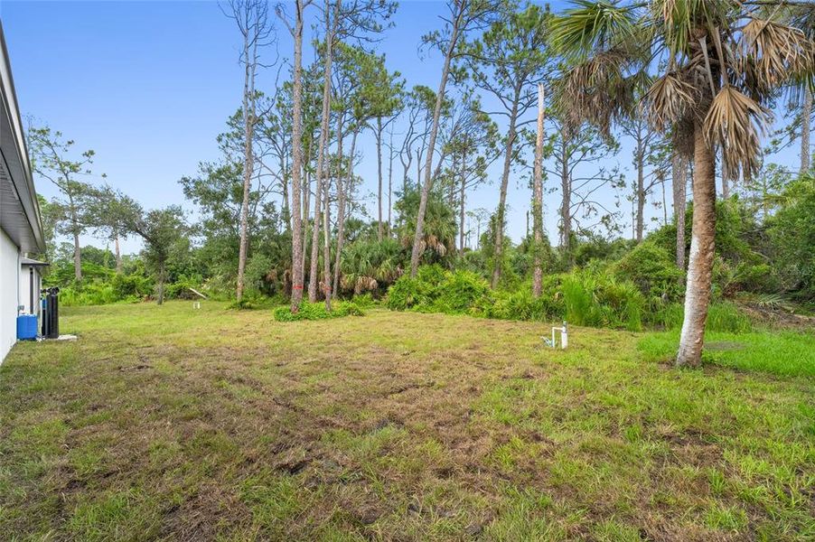 Exterior details and patio area of a home in , North Port (Image 4).