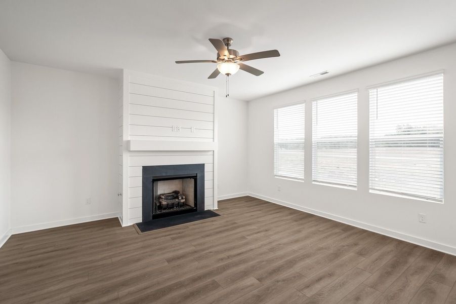 Image 28 of a home in Calista Farms.