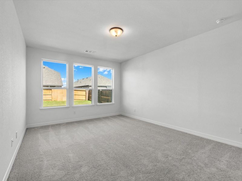 Spacious, unfurnished interior of a new home in Brookewater, Rosenberg (Image 14).
