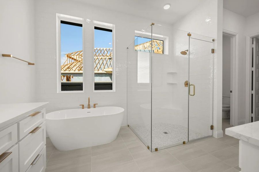 Eastland II Primary Bath