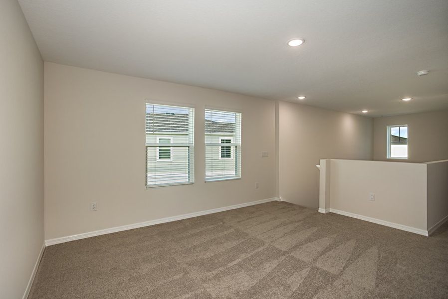 Spacious, unfurnished interior of a new home in Scenic Terrace, Haines City (Image 14).
