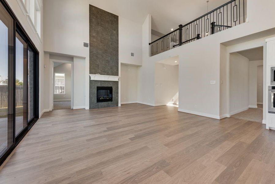 Spacious, unfurnished interior of a new home in Prairie Ridge, Venus (Image 16).