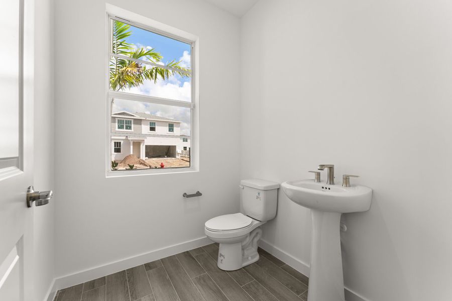 Furnished interior view inside a new home in Forest, Lake Worth (Image 5).