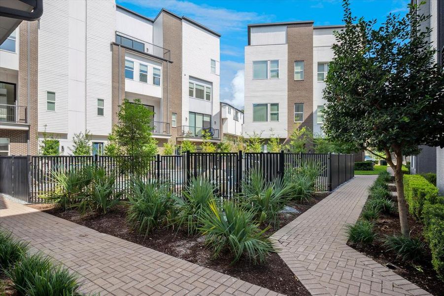 View of home's community