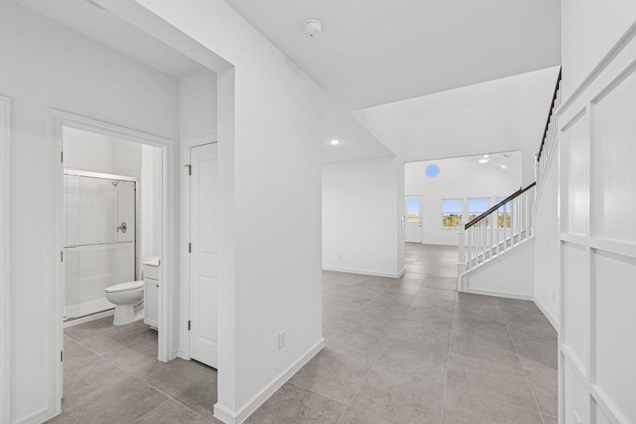 Inviting foyer (*Photo not of actual home and used for illustration purposes only.)