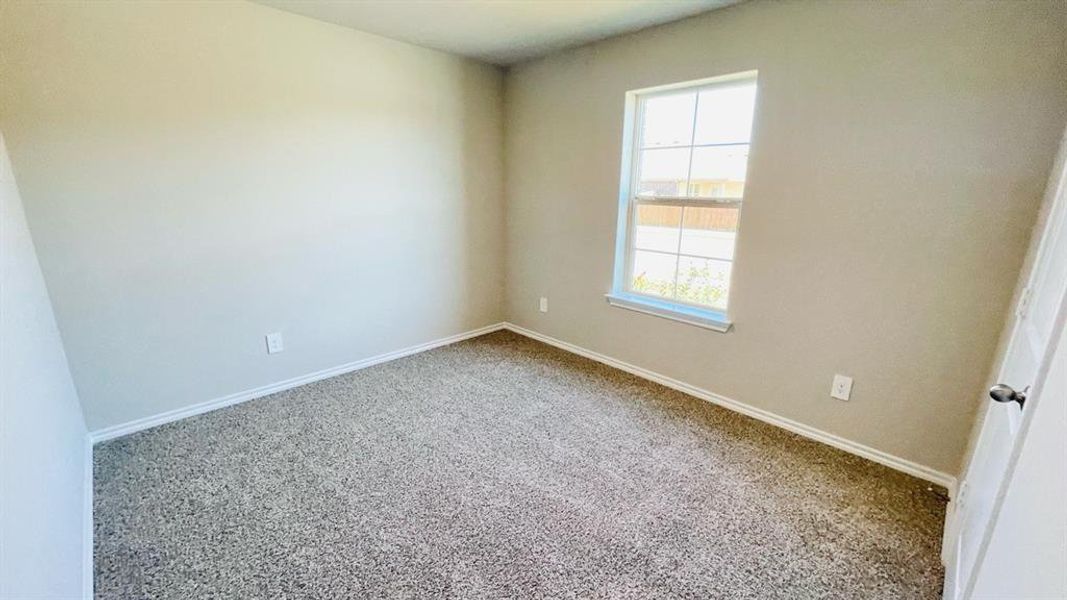 Spacious, unfurnished interior of a new home in Sunnycreek, Fort Worth (Image 15).