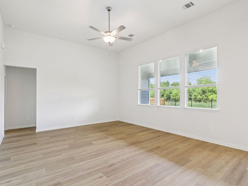 Spacious, unfurnished interior of a new home in Prairie Winds - Executive Collection, Hutto (Image 9).
