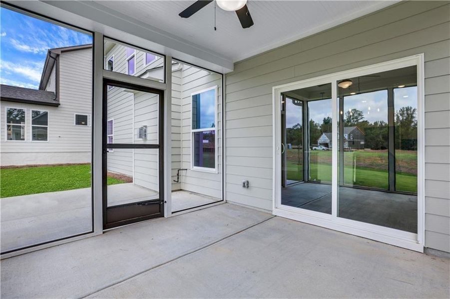 Exterior details and patio area of a home in Twin Lakes, Hoschton (Image 21).