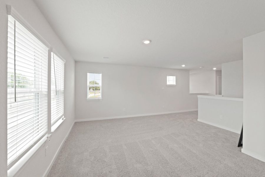 Spacious, unfurnished interior of a new home in Russell Ranch, Bay City (Image 19).