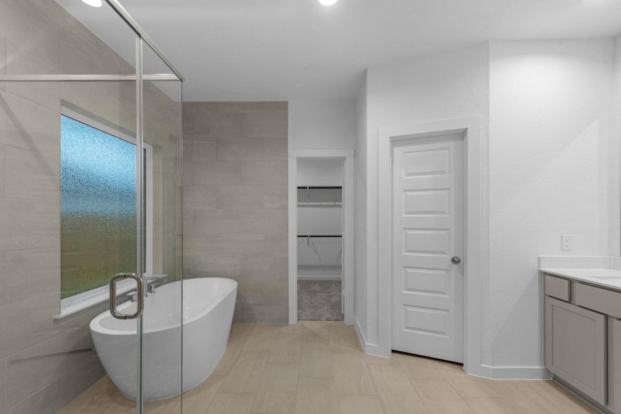 Furnished interior view inside a new home in Briarwood Crossing, Rosenberg (Image 9).