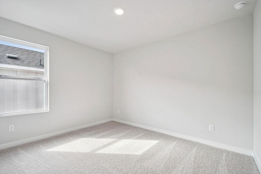 Spacious, unfurnished interior of a new home in Avery Centre, Round Rock (Image 21).