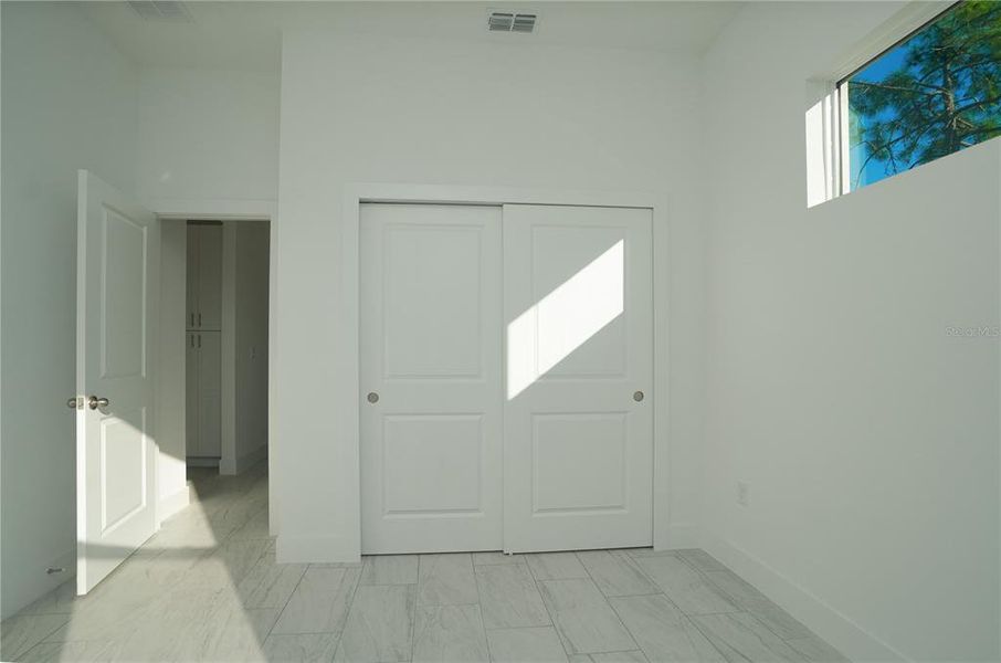 Spacious, unfurnished interior of a new home in , Placida (Image 21).