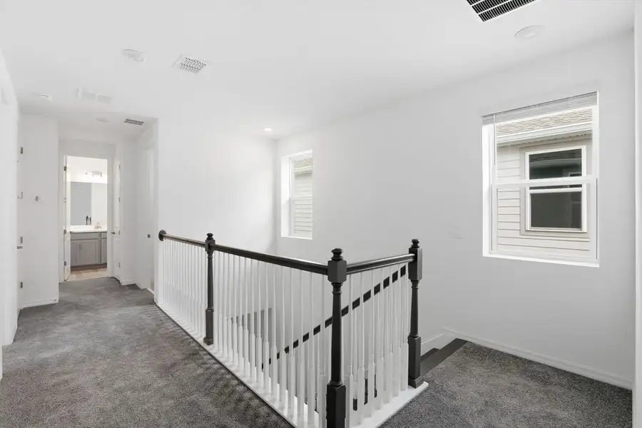 Image 36 of a home in Center Lake Ranch Community Group Page. Image 36 of a home in Center Lake Ranch Community Group Page.