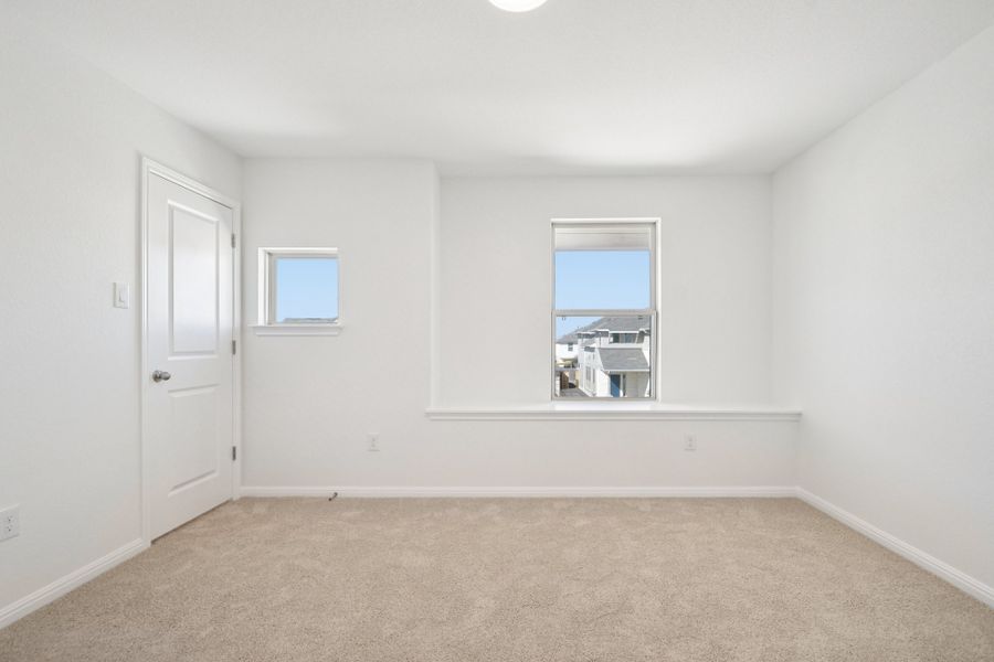 Spacious, unfurnished interior of a new home in Crosswinds, Kyle (Image 18).