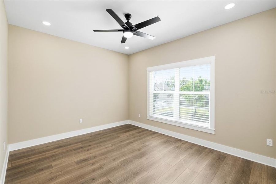 Spacious, unfurnished interior of a new home in , Tampa (Image 27).