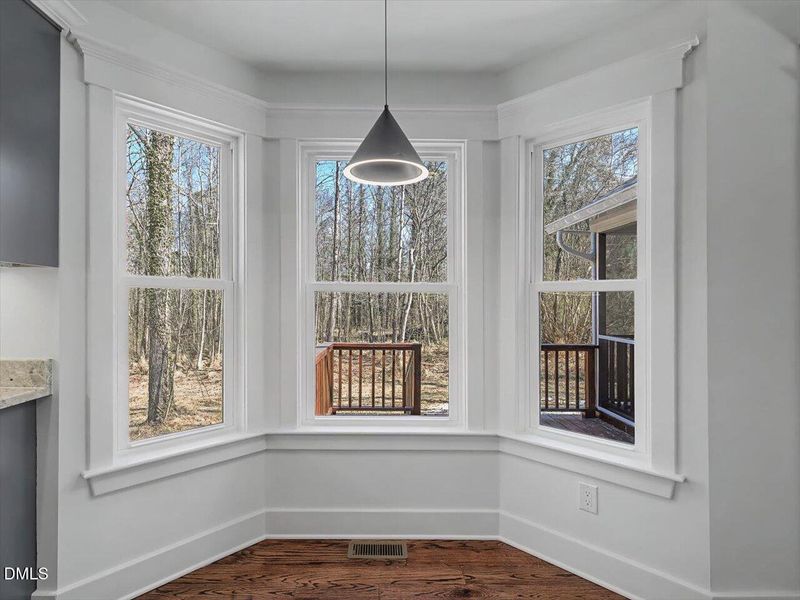 32-Dining Nook 32-Dining Nook