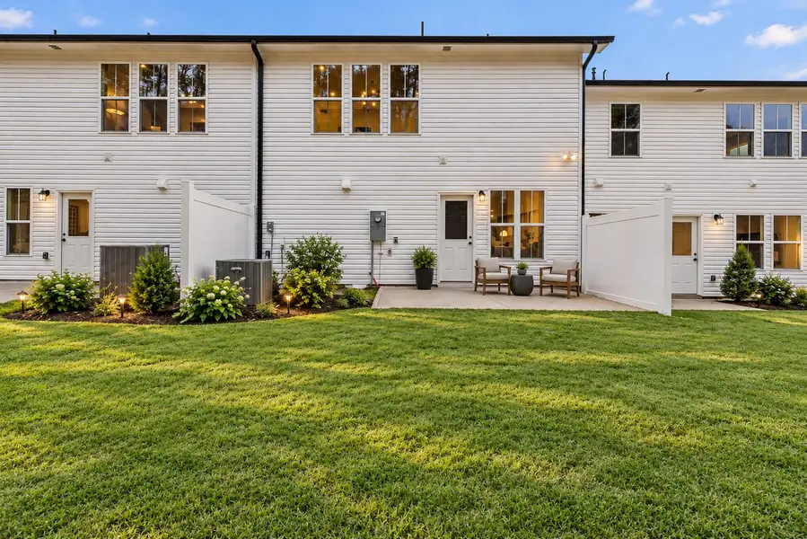 Representative exterior details of a home built from the Hayden by Pulte Homes in Cambria, Garner (Image 4).