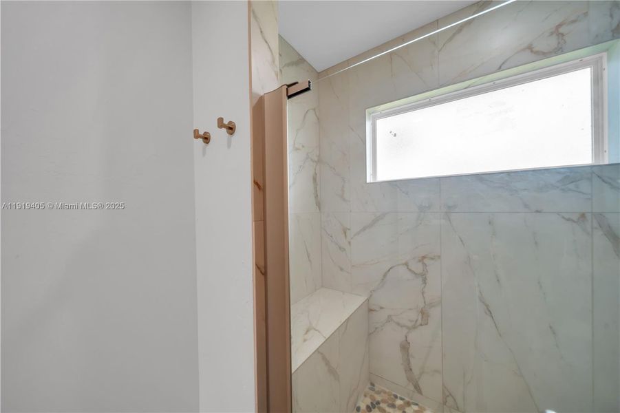 Close-up of interior finishes inside a home in , Lehigh Acres (Image 21). Close-up of interior finishes inside a home in , Lehigh Acres (Image 21).