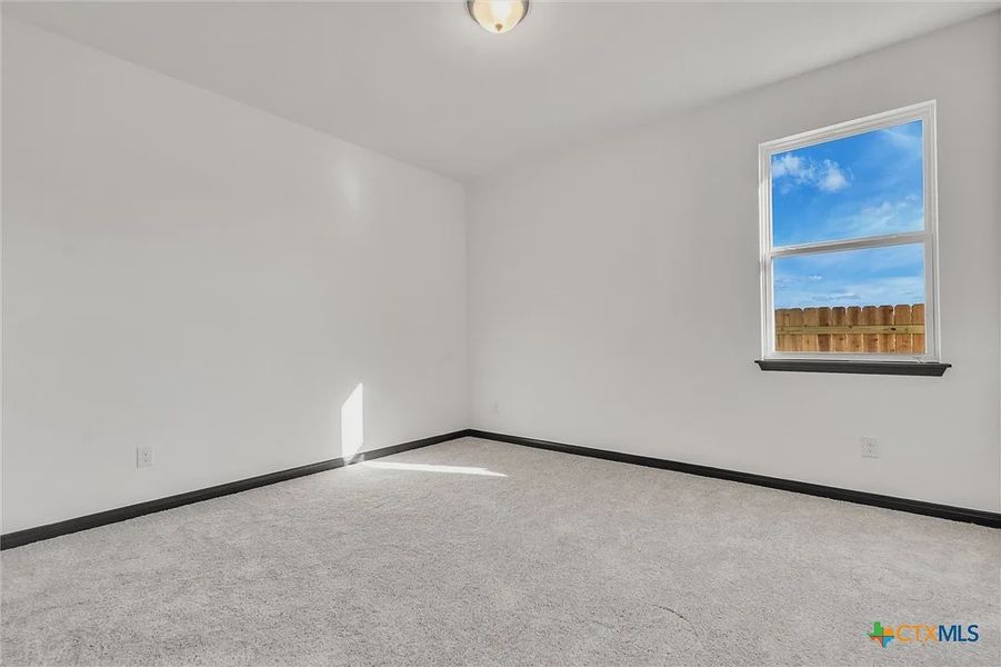 Spacious, unfurnished interior of a new home in Heritage Oaks, Killeen (Image 19).
