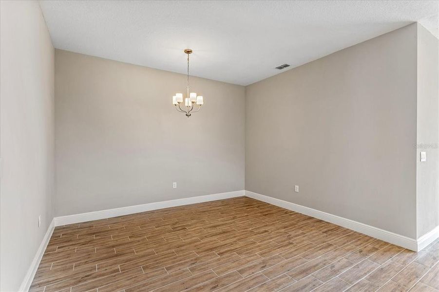 Spacious, unfurnished interior of a new home in , Winter Garden (Image 22).