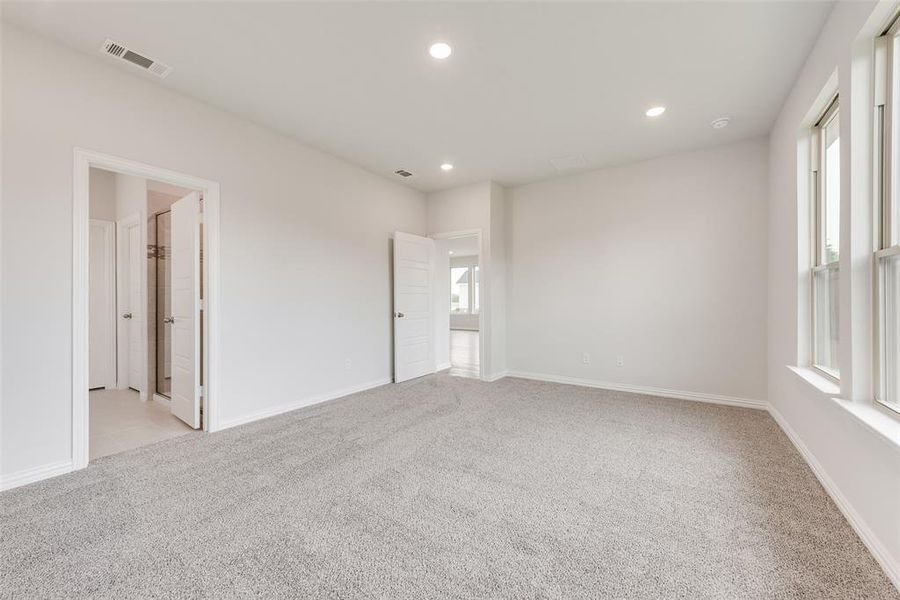 Spacious, unfurnished interior of a new home in Creekside of Crowley, Crowley (Image 20). Spacious, unfurnished interior of a new home in Creekside of Crowley, Crowley (Image 20).