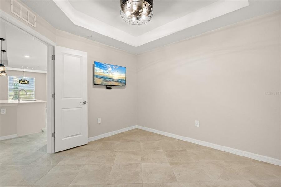 Spacious, unfurnished interior of a new home in Calusa Country Club, Lakewood Ranch (Image 23).