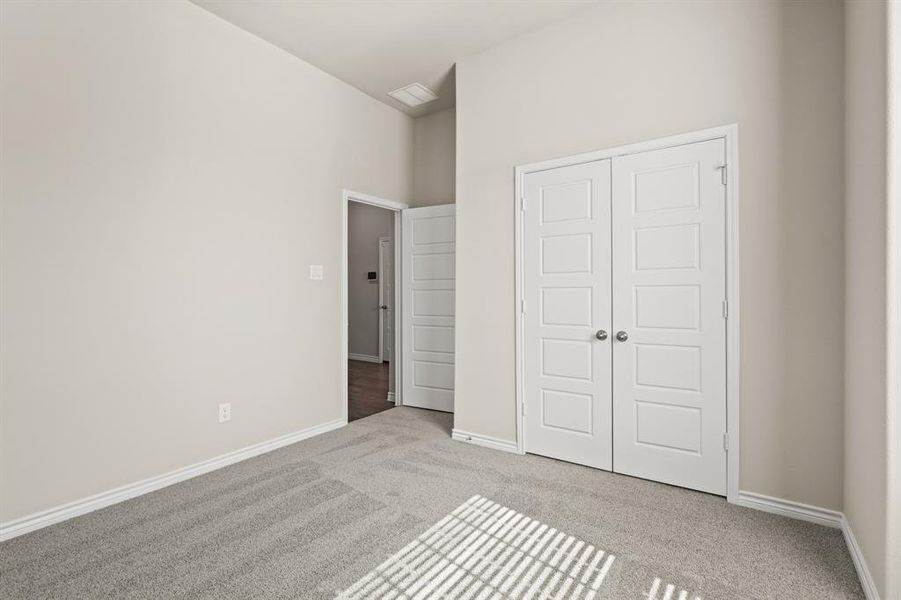 Spacious, unfurnished interior of a new home in Rocky Creek Crossing, Fort Worth (Image 33).