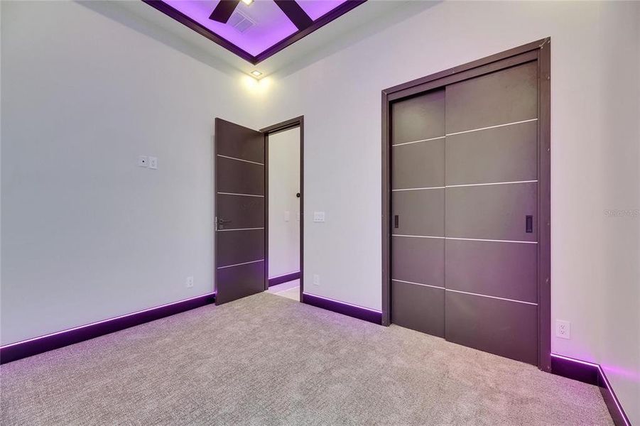 Spacious, unfurnished interior of a new home in , Apollo Beach (Image 37).