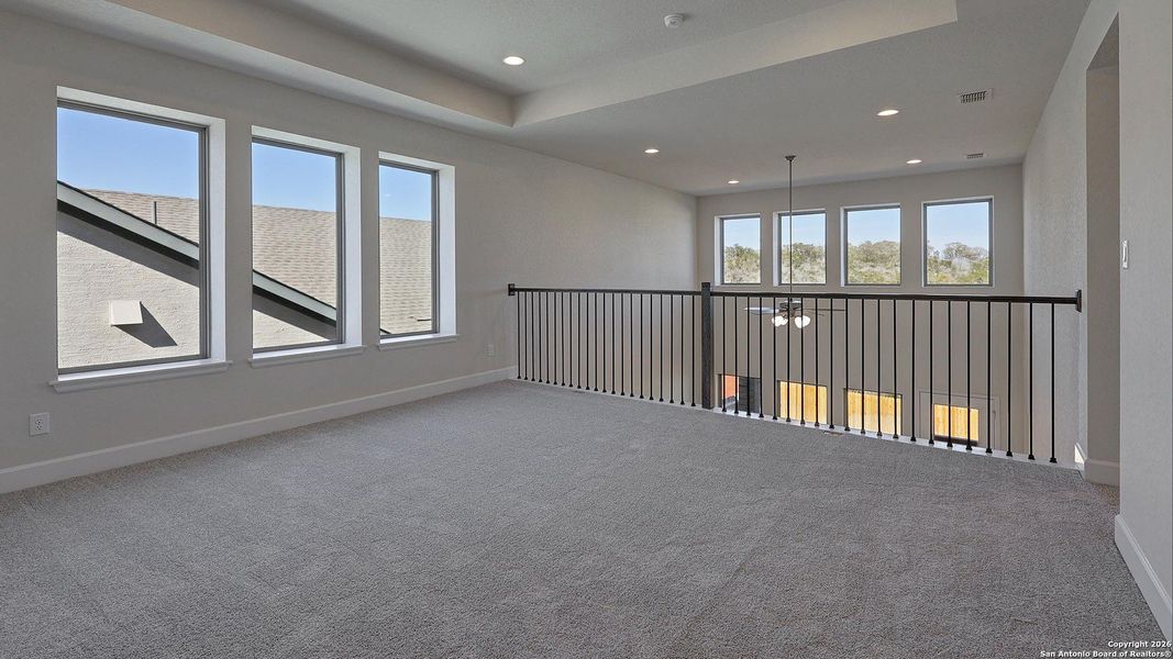 Spacious, unfurnished interior of a new home in Ladera, San Antonio (Image 26).