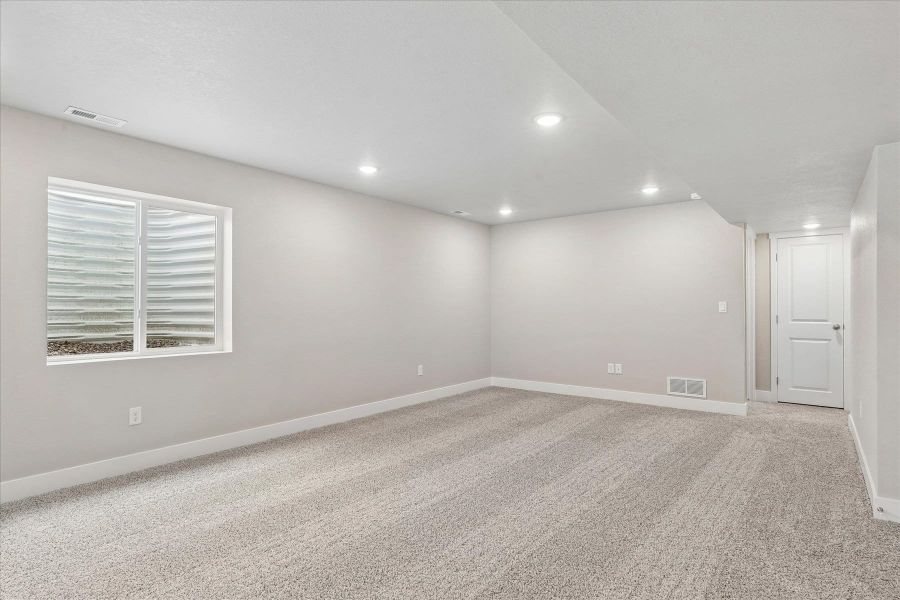 Spacious, unfurnished interior of a new home in Aspen Ranch, Fountain (Image 17). Spacious, unfurnished interior of a new home in Aspen Ranch, Fountain (Image 17).