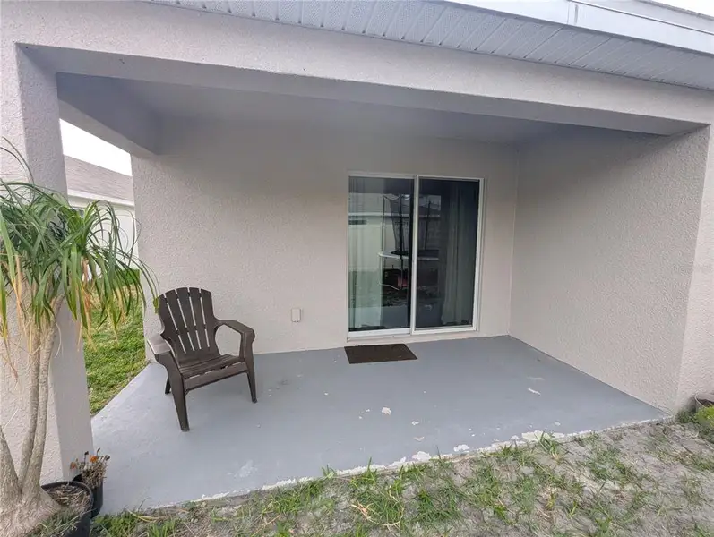 Exterior details and patio area of a home in , Zephyrhills (Image 4).