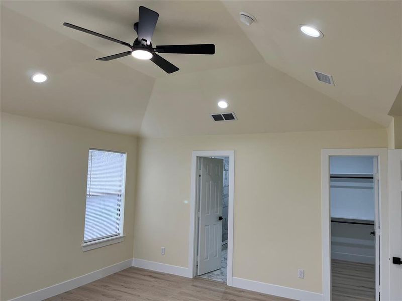 Spacious, unfurnished interior of a new home in , Corsicana (Image 22).