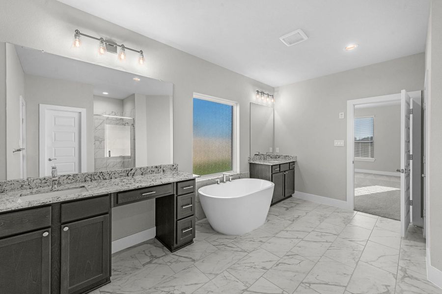 Furnished interior view inside a new home in Briarwood Crossing, Rosenberg (Image 15).