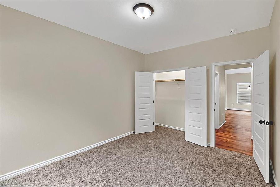 Spacious, unfurnished interior of a new home in , Sulphur Springs (Image 13).