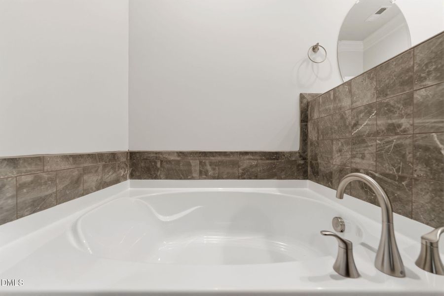 25-web-or-mls-DSC00517 25-web-or-mls-DSC00517