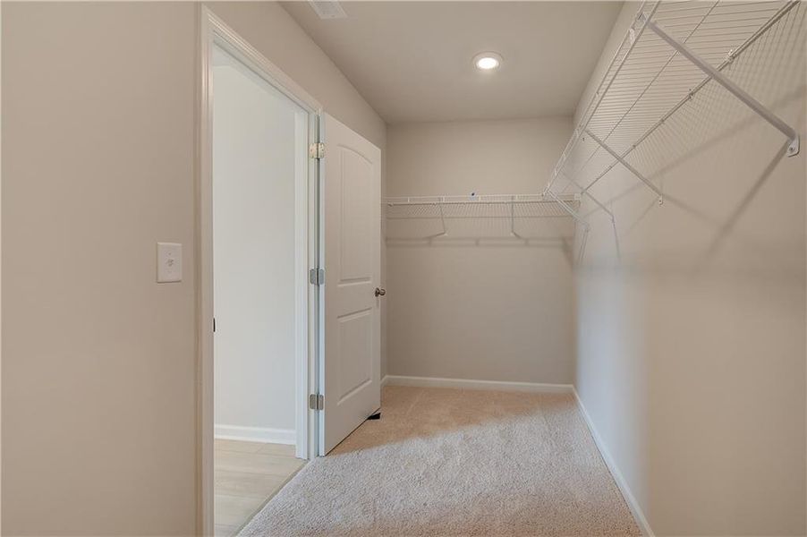 Spacious, unfurnished interior of a new home in Chapel Hill, Newnan (Image 15).