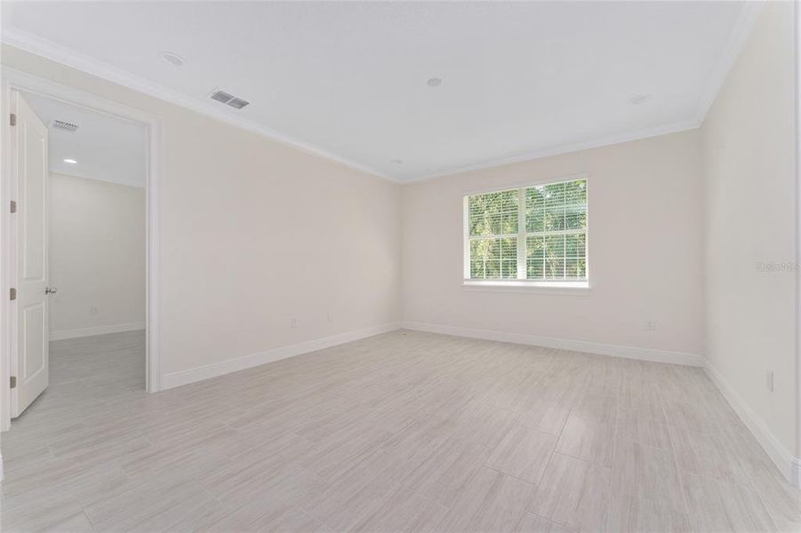 Spacious, unfurnished interior of a new home in , Belleview (Image 17).