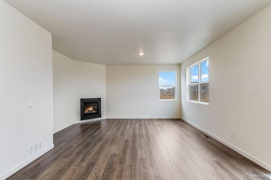 Spacious, unfurnished interior of a new home in Sky Ranch, Watkins (Image 21).