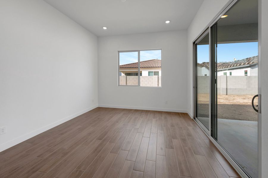 Spacious, unfurnished interior of a new home in Soleo, San Tan Valley (Image 19).