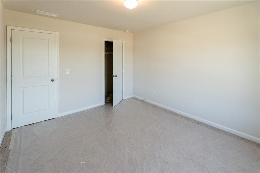 Spacious, unfurnished interior of a new home in Creekside Landing, Dallas (Image 26). Spacious, unfurnished interior of a new home in Creekside Landing, Dallas (Image 26).